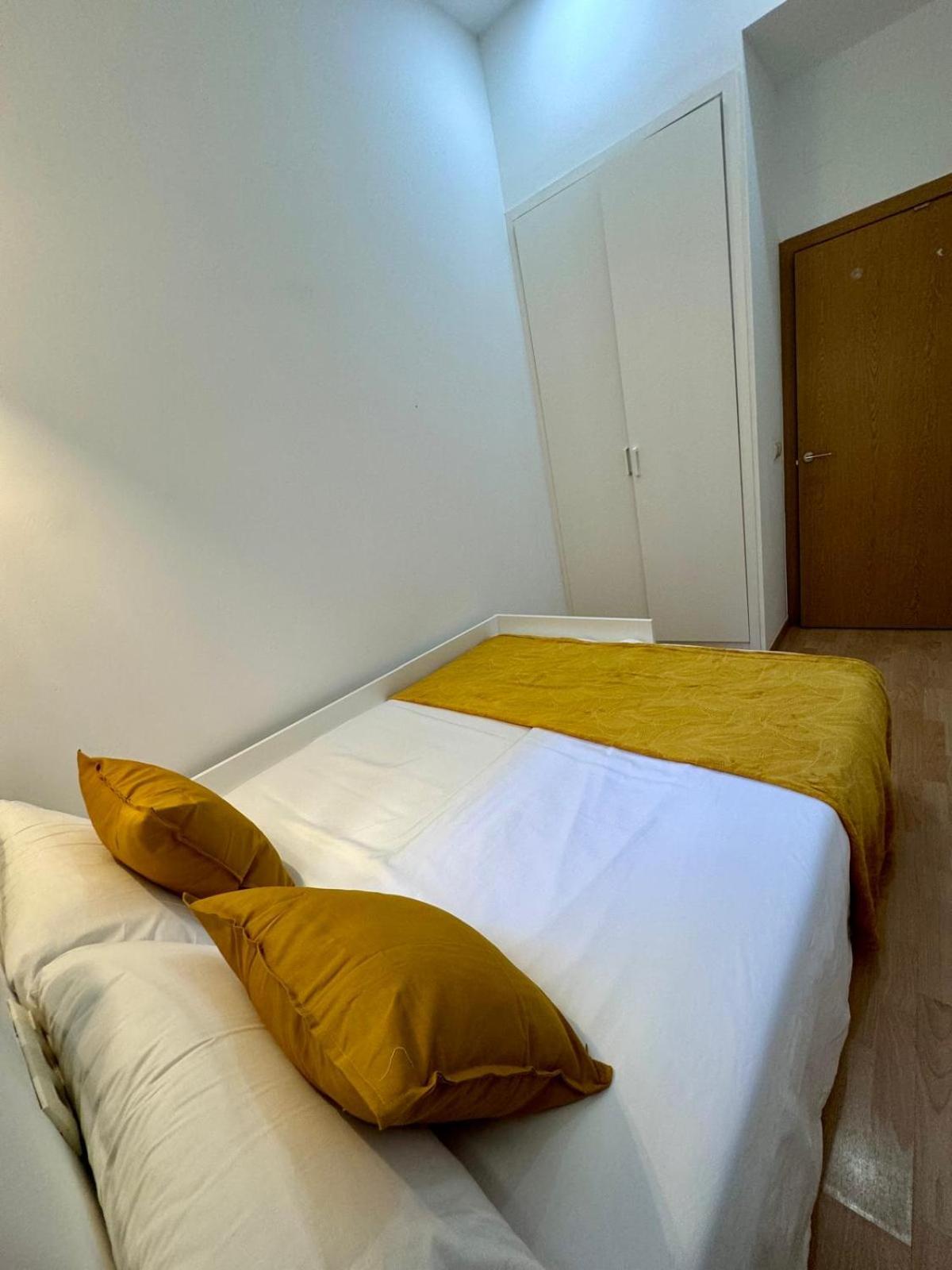 Pamis Apartament Sants, Барселона Екстериор снимка