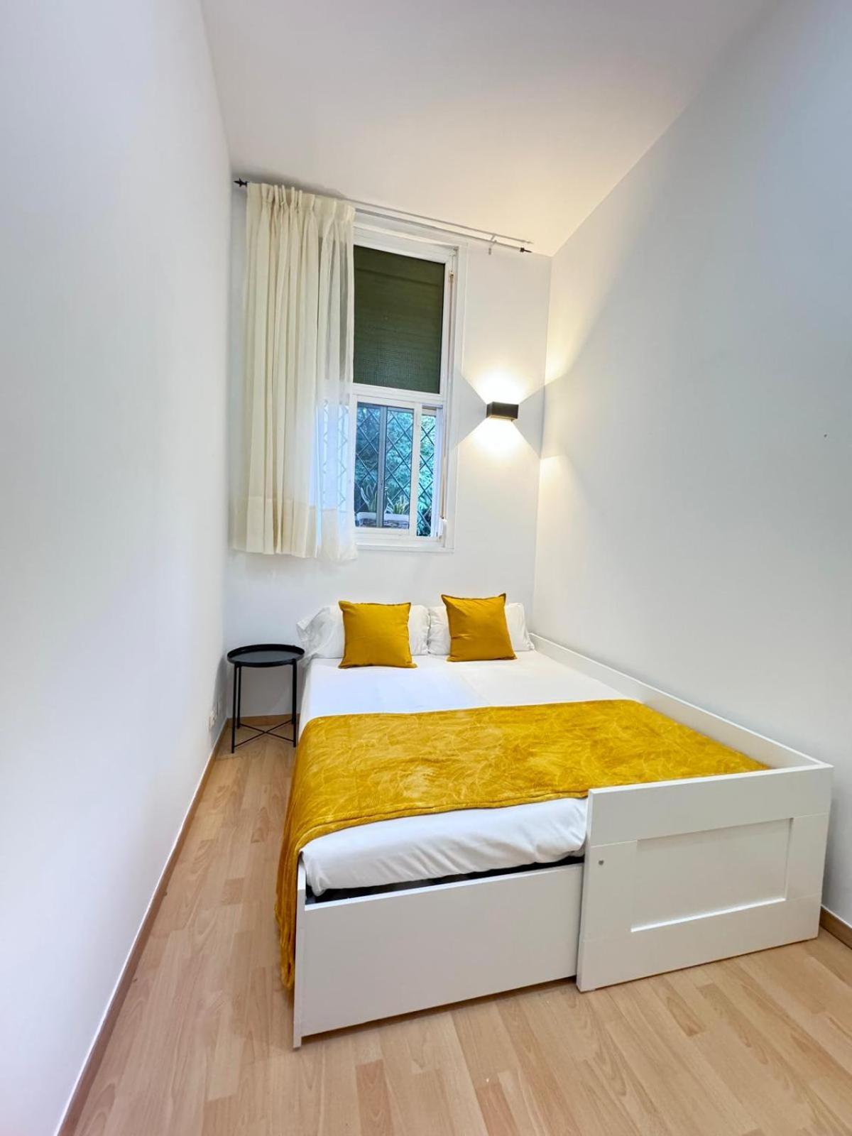 Pamis Apartament Sants, Барселона Екстериор снимка