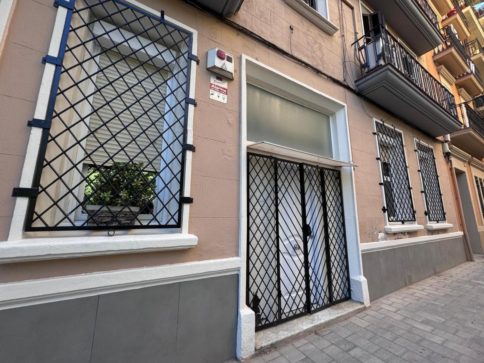 Pamis Apartament Sants, Барселона Екстериор снимка