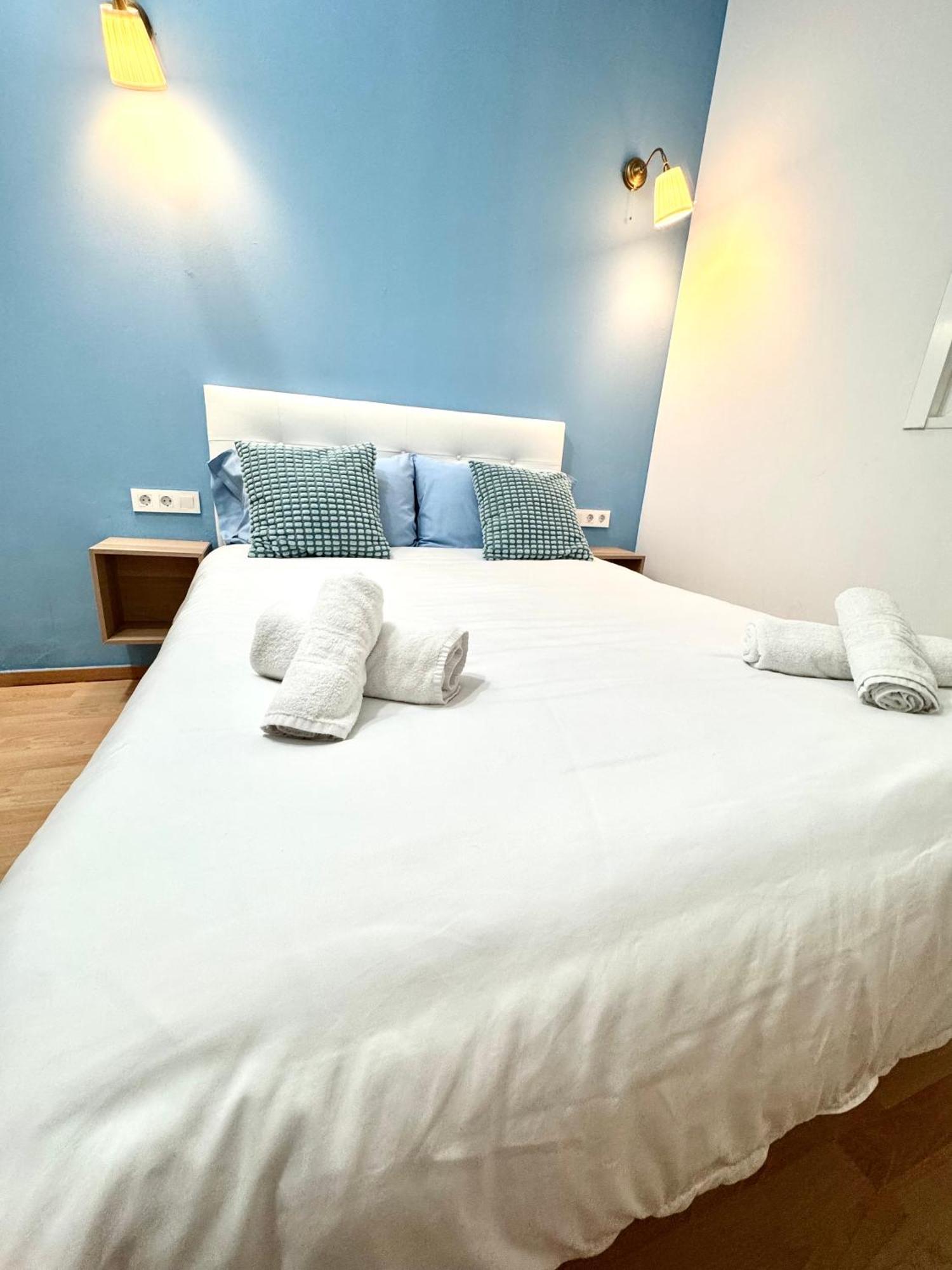 Pamis Apartament Sants, Барселона Екстериор снимка